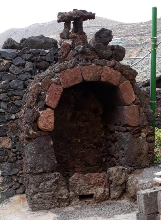 Pozo De Las Calcosas - El Hierro Exterior foto